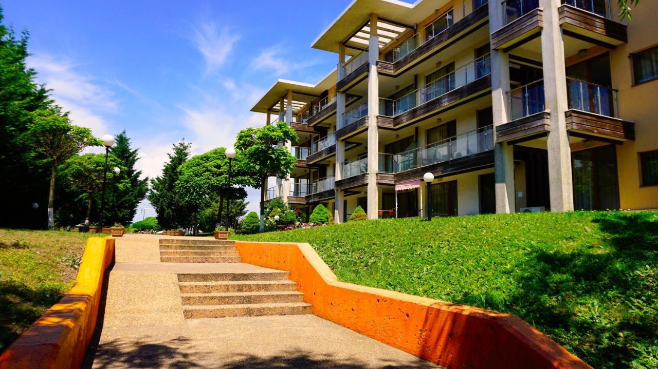 Морски Апартаменти Джулай Морнинг - July Morning Sea View Apartments Kavarna ภายนอก รูปภาพ