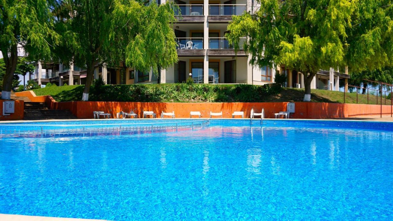 Морски Апартаменти Джулай Морнинг - July Morning Sea View Apartments Kavarna ภายนอก รูปภาพ