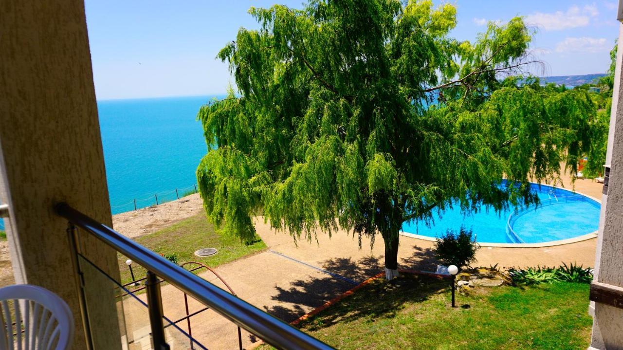 Морски Апартаменти Джулай Морнинг - July Morning Sea View Apartments Kavarna ภายนอก รูปภาพ