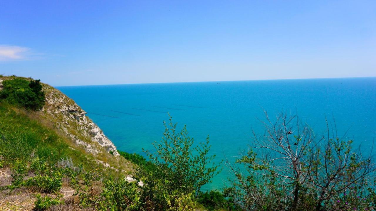 Морски Апартаменти Джулай Морнинг - July Morning Sea View Apartments Kavarna ภายนอก รูปภาพ