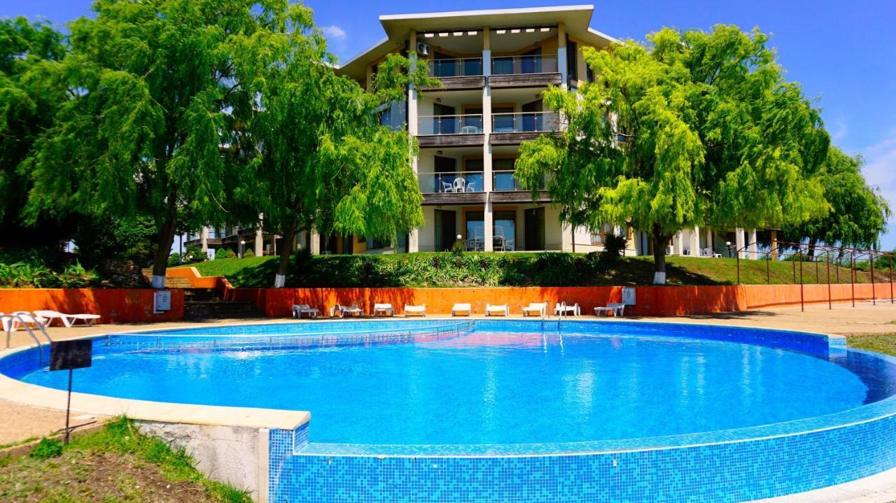 Морски Апартаменти Джулай Морнинг - July Morning Sea View Apartments Kavarna ภายนอก รูปภาพ