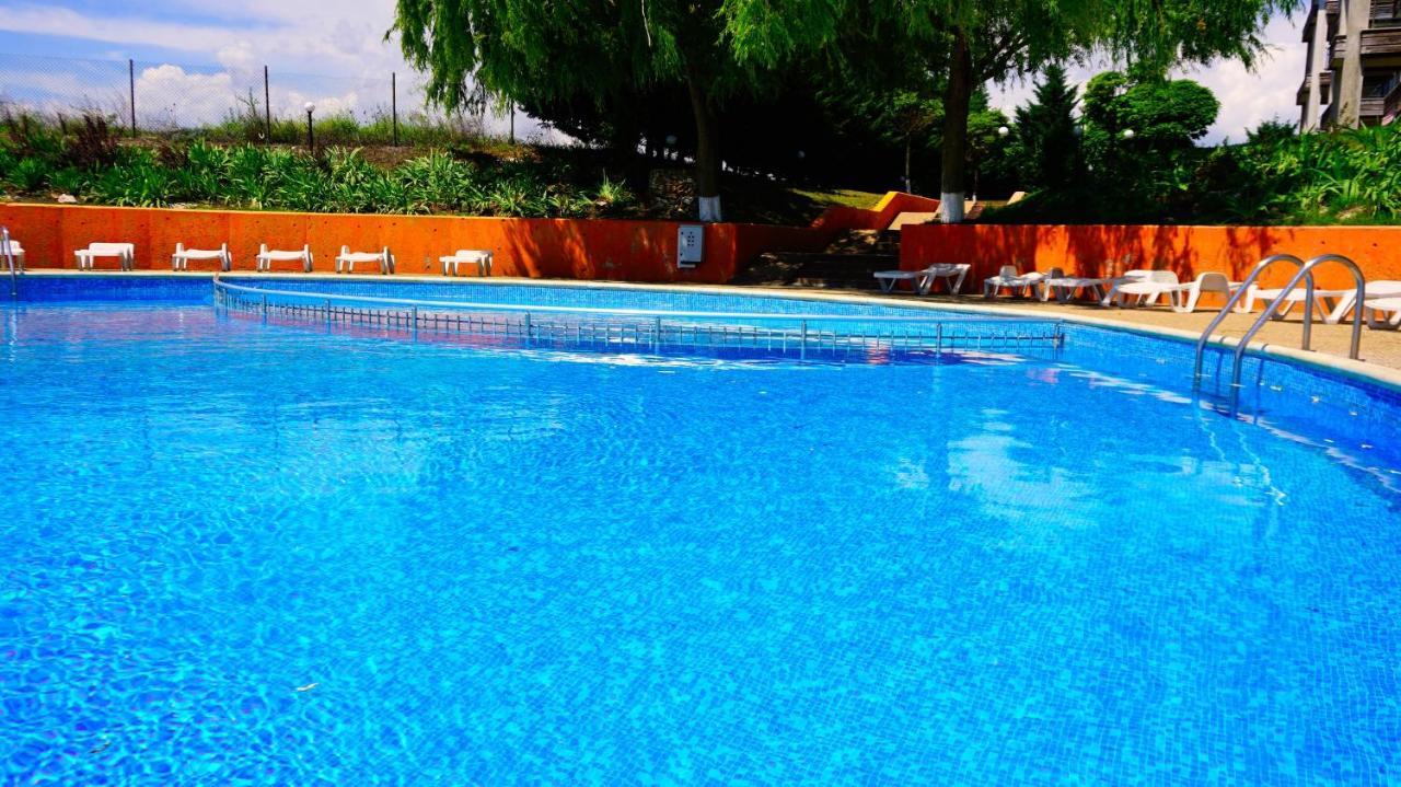 Морски Апартаменти Джулай Морнинг - July Morning Sea View Apartments Kavarna ภายนอก รูปภาพ