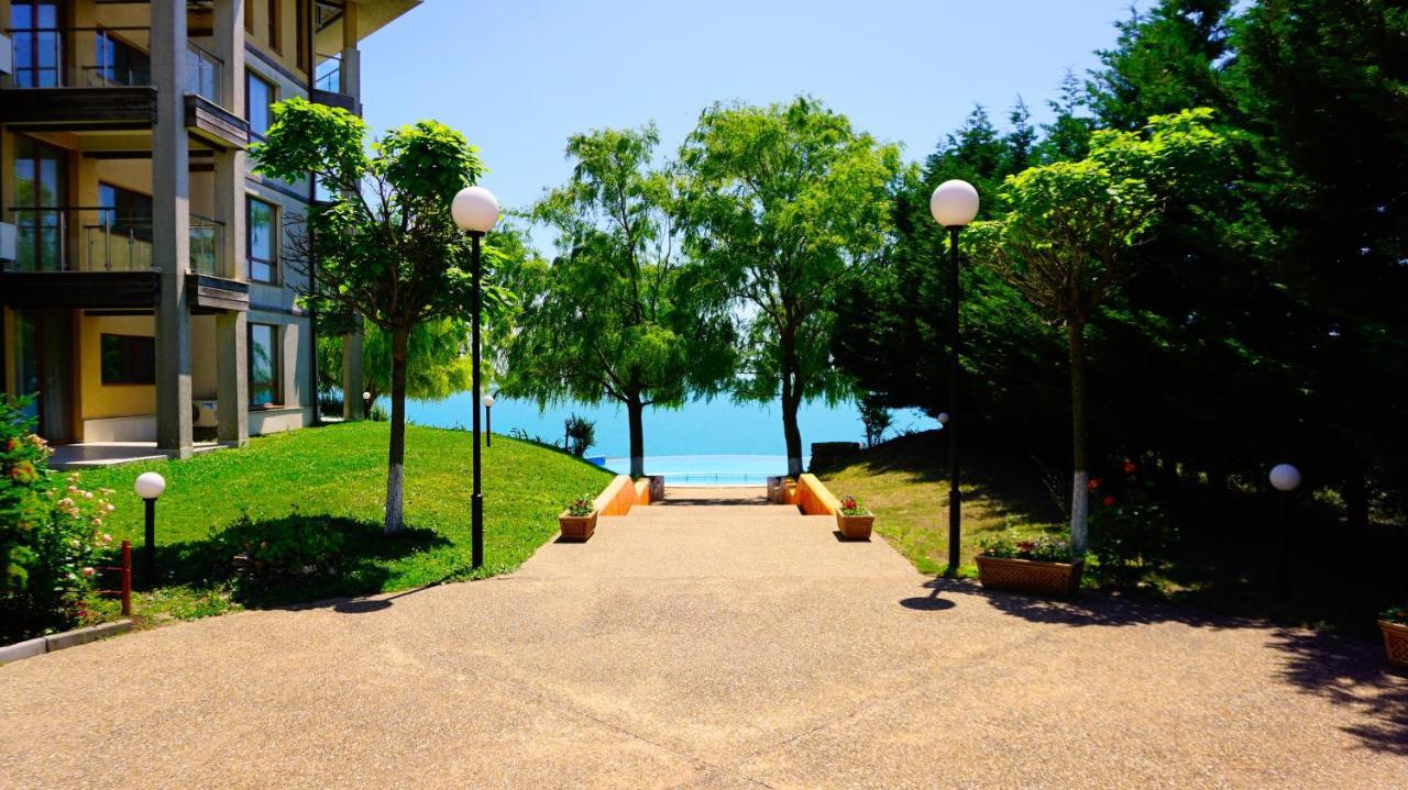 Морски Апартаменти Джулай Морнинг - July Morning Sea View Apartments Kavarna ภายนอก รูปภาพ