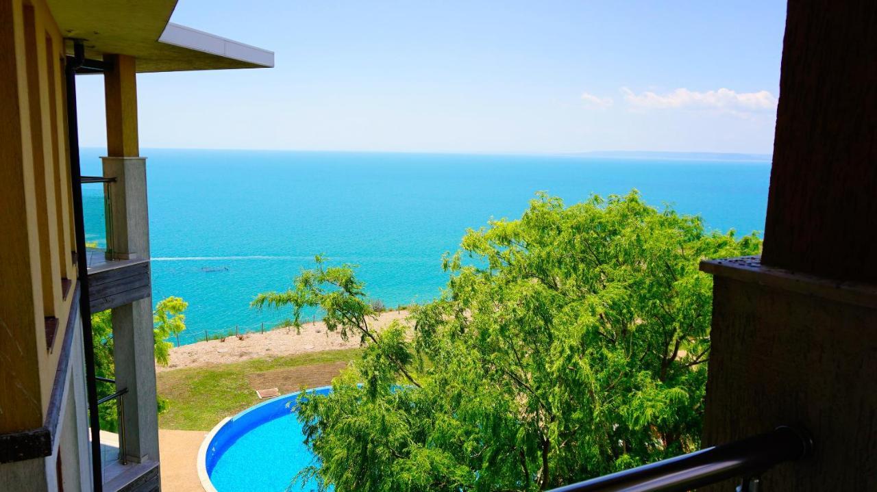 Морски Апартаменти Джулай Морнинг - July Morning Sea View Apartments Kavarna ภายนอก รูปภาพ