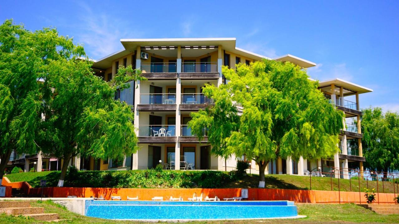 Морски Апартаменти Джулай Морнинг - July Morning Sea View Apartments Kavarna ภายนอก รูปภาพ