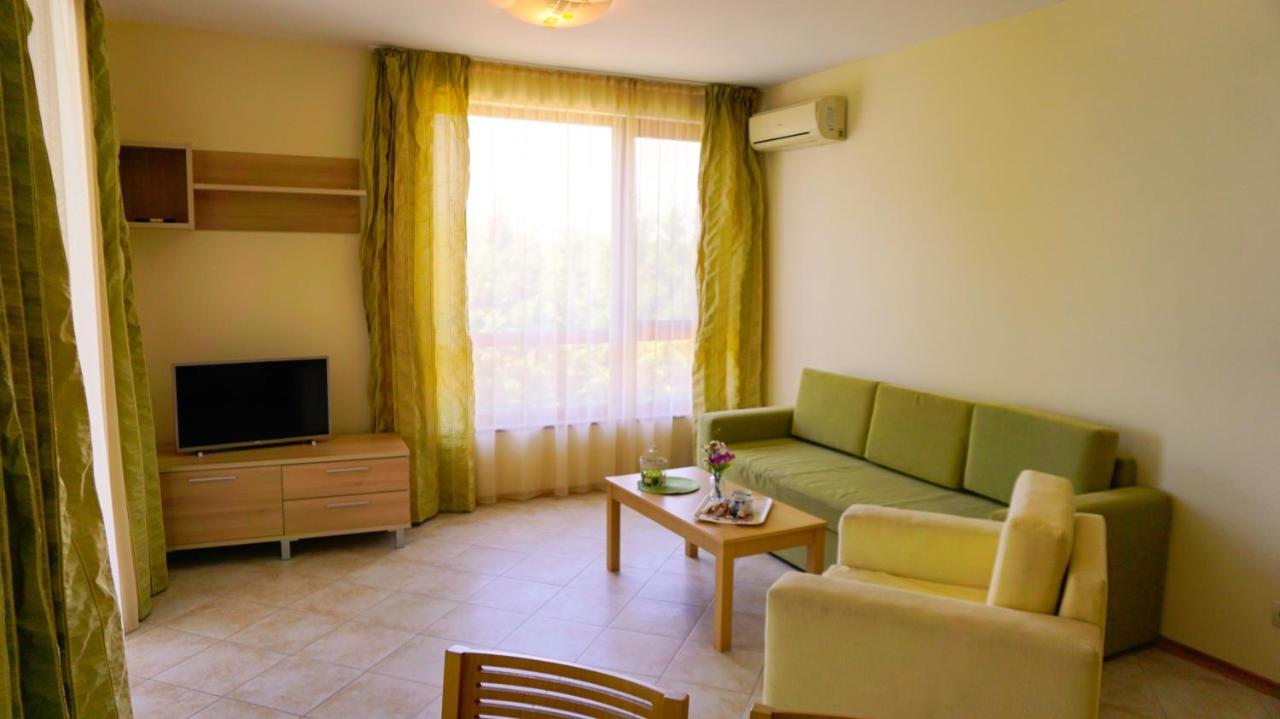 Морски Апартаменти Джулай Морнинг - July Morning Sea View Apartments Kavarna ภายนอก รูปภาพ