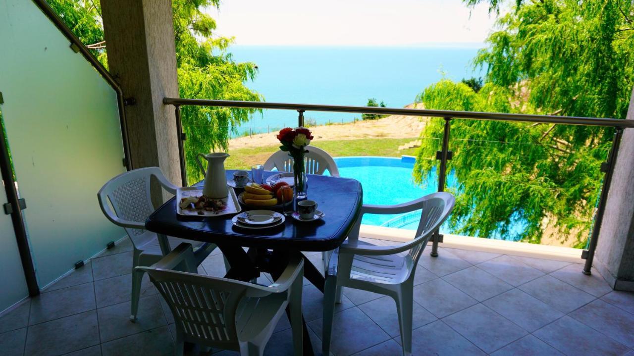 Морски Апартаменти Джулай Морнинг - July Morning Sea View Apartments Kavarna ภายนอก รูปภาพ