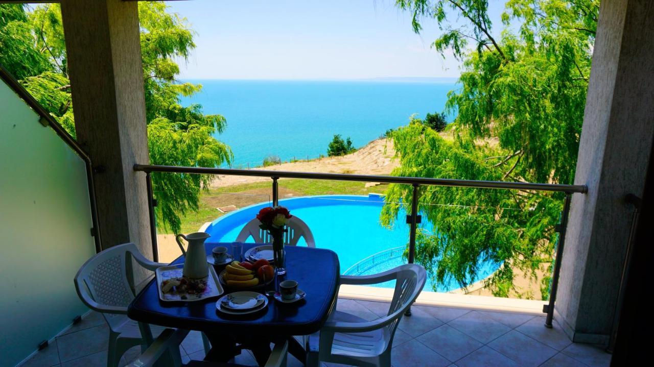 Морски Апартаменти Джулай Морнинг - July Morning Sea View Apartments Kavarna ภายนอก รูปภาพ