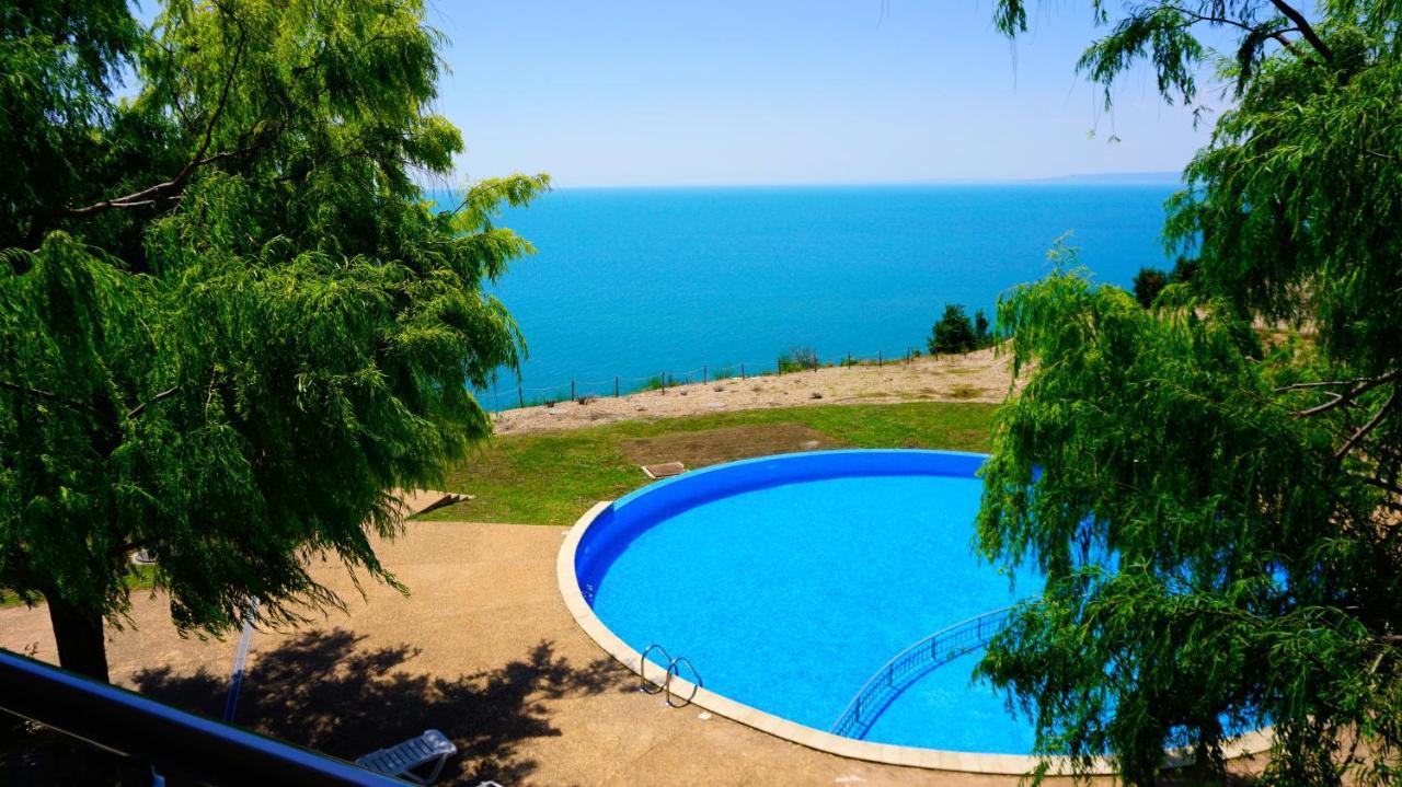 Морски Апартаменти Джулай Морнинг - July Morning Sea View Apartments Kavarna ภายนอก รูปภาพ