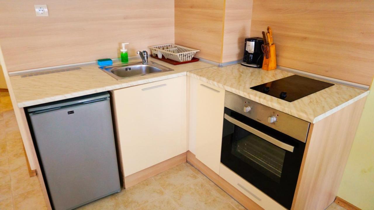 Морски Апартаменти Джулай Морнинг - July Morning Sea View Apartments Kavarna ภายนอก รูปภาพ